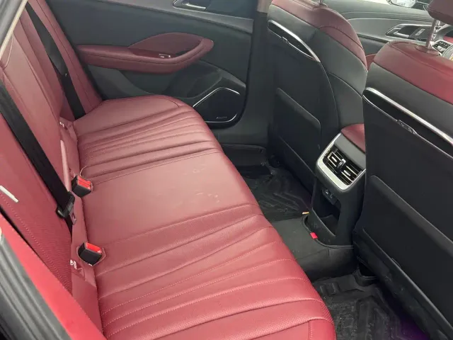 Hongqi H5 — Фото автомобиля 10