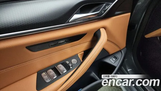 BMW 5-Series — Фото автомобиля 12