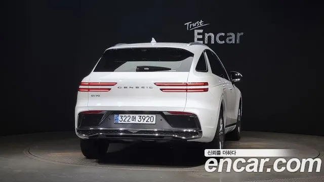 Genesis GV70 2.5T Бензин 2WD — Фото автомобиля 4