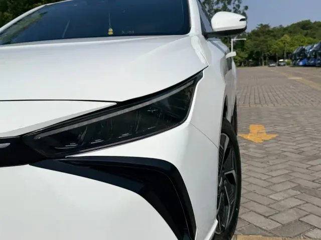 Geely Geometry G6 — Фото автомобиля 16