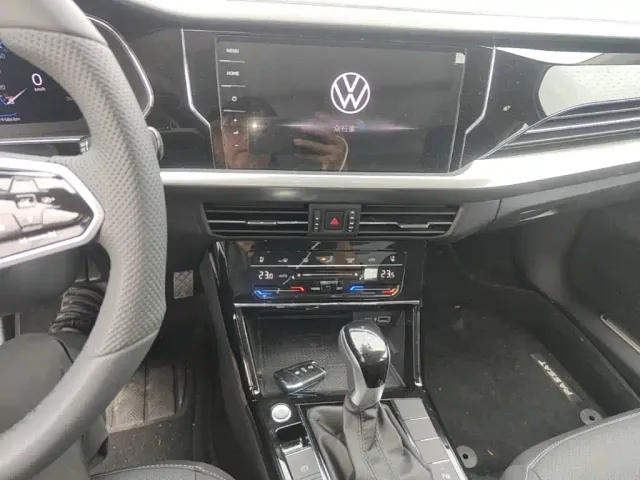 Volkswagen Passat — Фото автомобиля 12