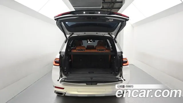 BMW X7 — Фото автомобиля 9