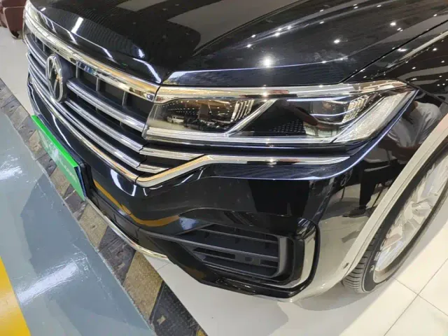 Volkswagen Touareg 2022 2.0TSI Rui Shang Edition — Фото автомобиля 23