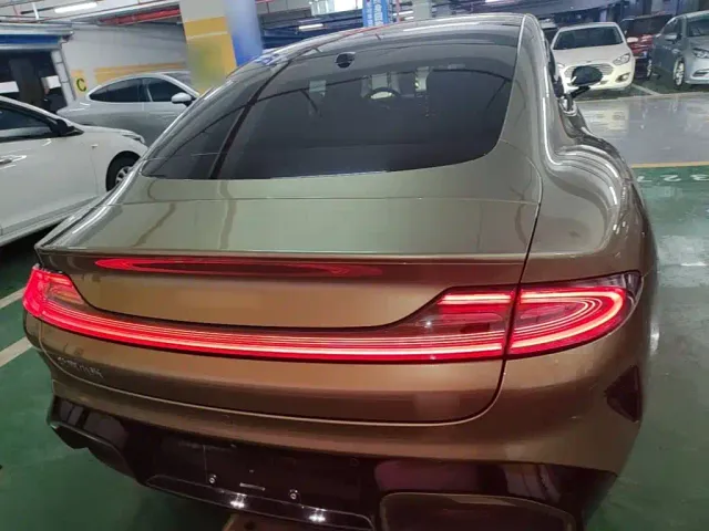 Xiaomi SU7 — Фото автомобиля 5