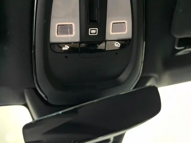 Volvo XC90 — Фото автомобиля 9