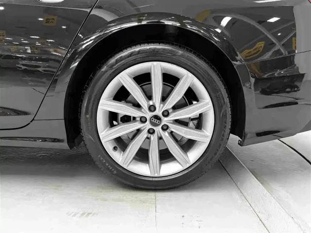 Audi A6L — Фото автомобиля 13