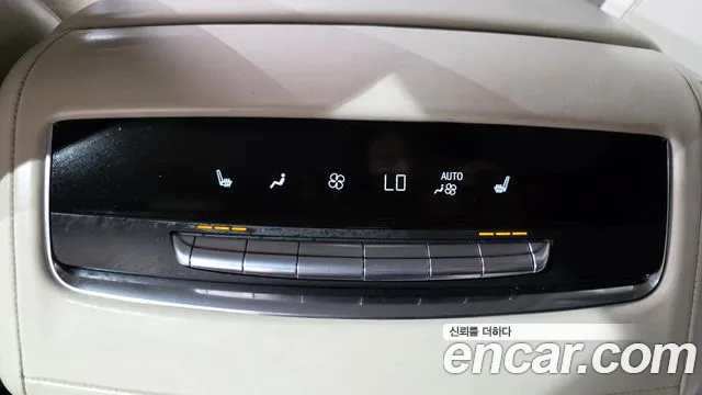 Cadillac Escalade Generation 5 — Фото автомобиля 14