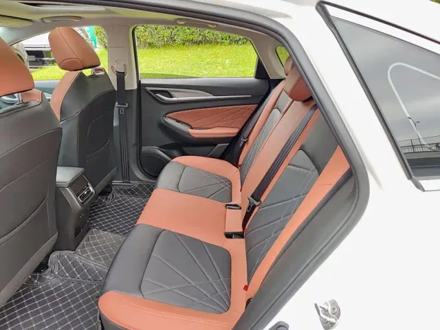 Changan Eado — Фото автомобиля 8