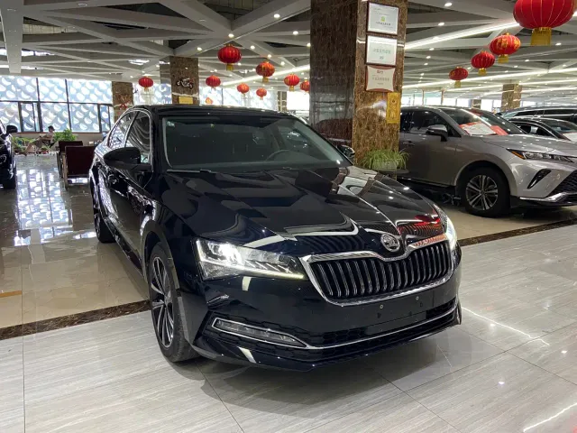 Skoda Superb — Фото автомобиля 3