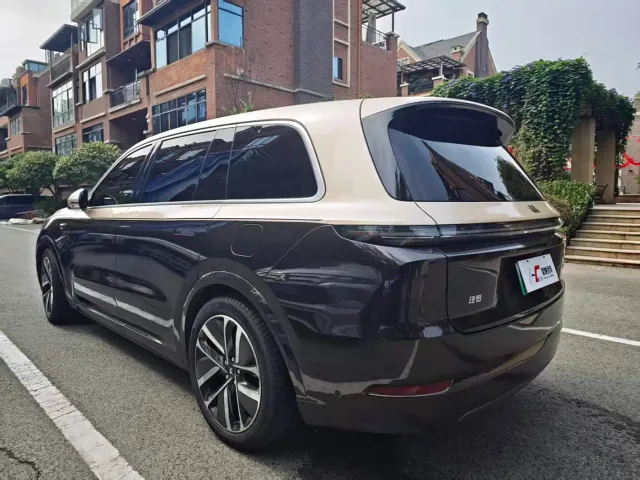 Li Auto L9 — Фото автомобиля 4