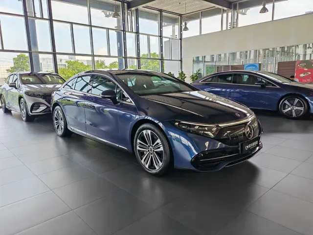 Mercedes-Benz EQS — Фото автомобиля 3