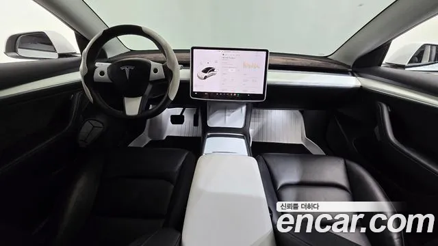 Tesla Model 3 — Фото автомобиля 6