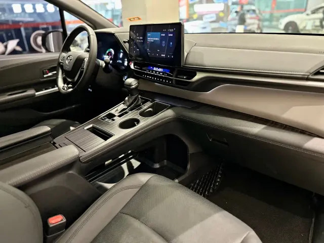 Toyota Granvia — Фото автомобиля 6