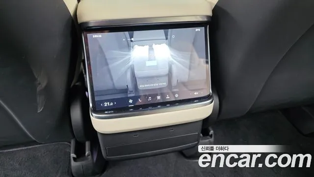 Tesla Model X — Фото автомобиля 25