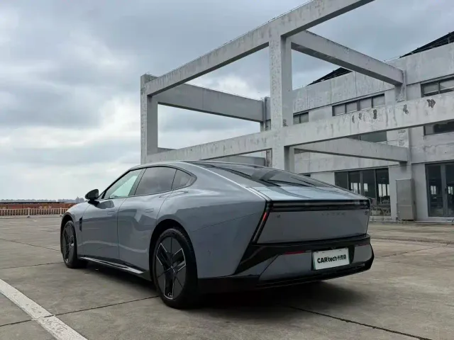 Xpeng P7 — Фото автомобиля 7