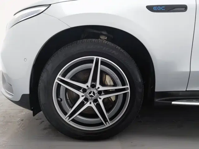 Mercedes-Benz EQC — Фото автомобиля 17