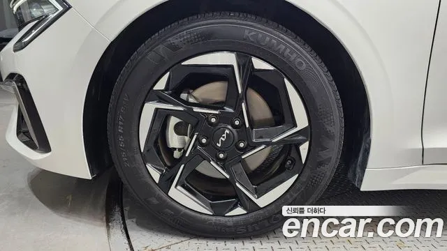 Kia K5 Новый K5 3 поколение 2.0 LPi(Для проката) — Фото автомобиля 5