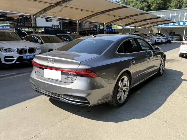 Audi A7L — Фото автомобиля 4