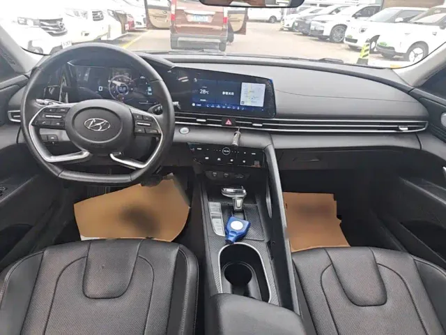 Hyundai Elantra — Фото автомобиля 9