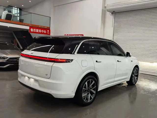 Li Auto L7 — Фото автомобиля 17