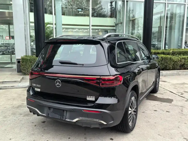 Mercedes-Benz EQB — Фото автомобиля 5