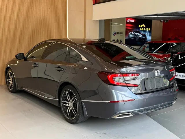 Honda Accord — Фото автомобиля 17