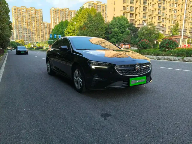 Buick Regal — Фото автомобиля 3