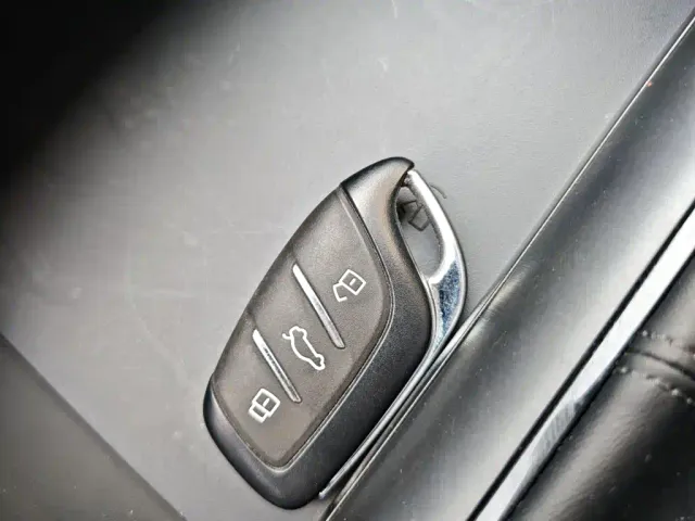 Roewe i5 — Фото автомобиля 8