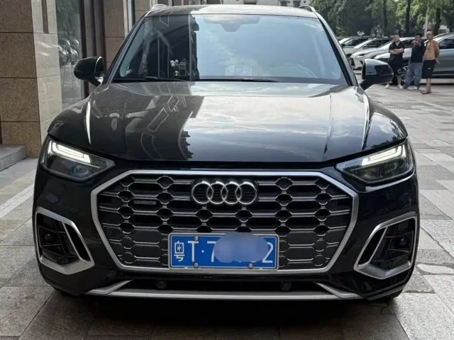 Audi Q5L — Фото автомобиля 2