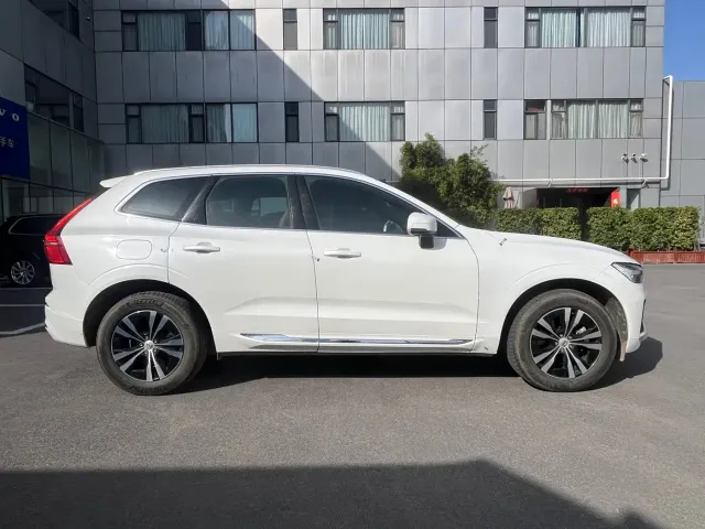 Volvo XC60 — Фото автомобиля 4