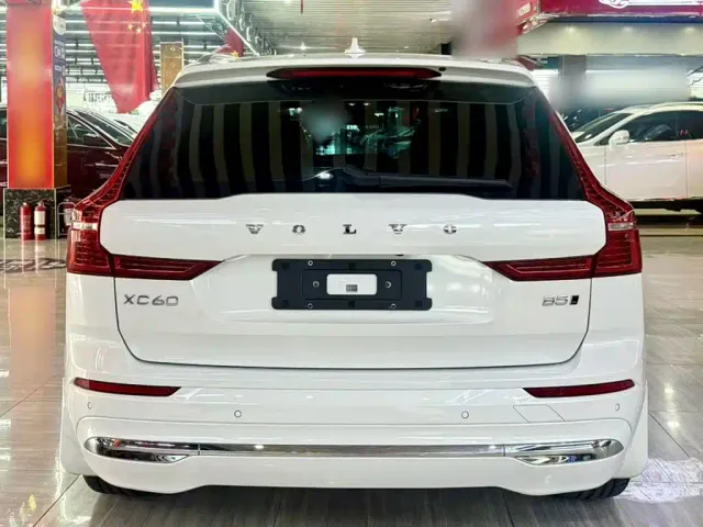 Volvo XC60 — Фото автомобиля 7