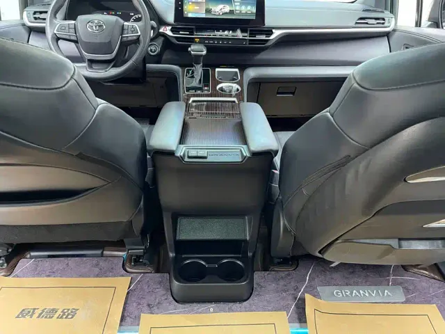 Toyota Granvia — Фото автомобиля 21