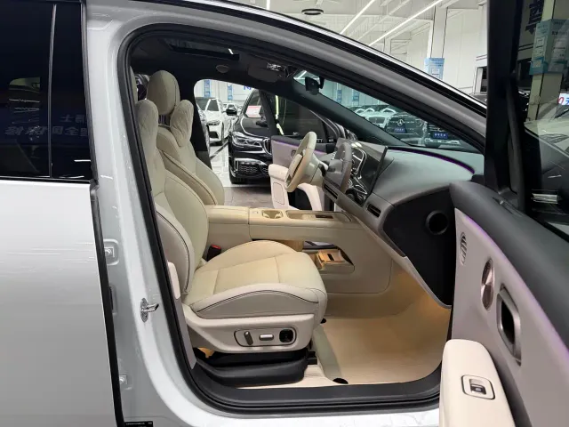 Li Auto i6 — Фото автомобиля 13