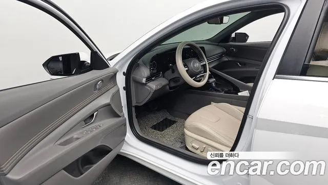 Hyundai AVANTE Новый Avante (CN7) — Фото автомобиля 9