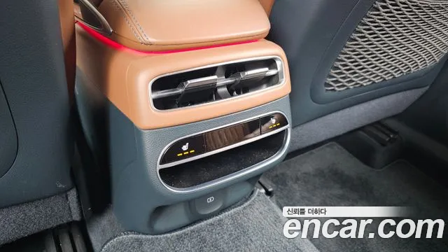 Genesis GV70 2.5T Бензин 2WD — Фото автомобиля 18