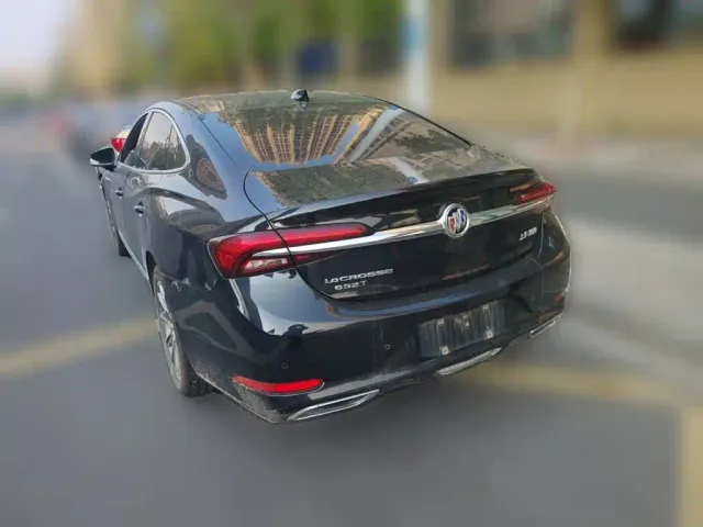 Buick LaCrosse — Фото автомобиля 4