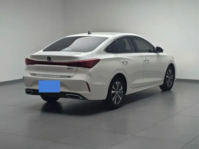 Changan Eado — Фото автомобиля 4