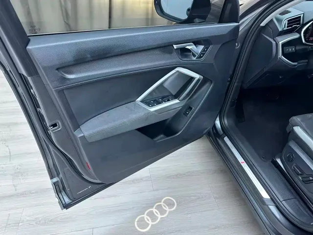 Audi Q3 — Фото автомобиля 10
