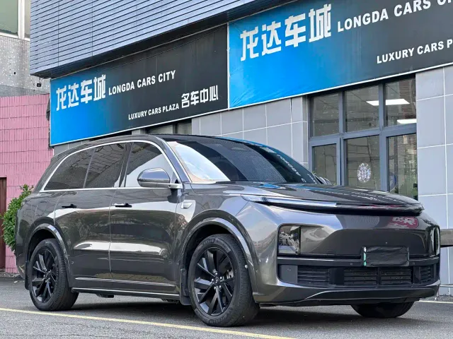 Li Auto L8 — Фото автомобиля 3