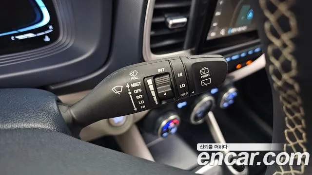 Hyundai Venue — Фото автомобиля 25