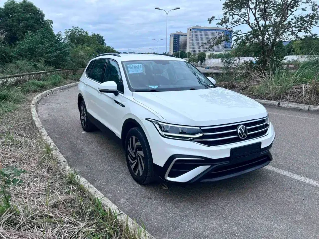 Volkswagen Tiguan L — Фото автомобиля 2