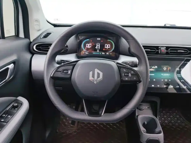 Leapmotor T03 — Фото автомобиля 15