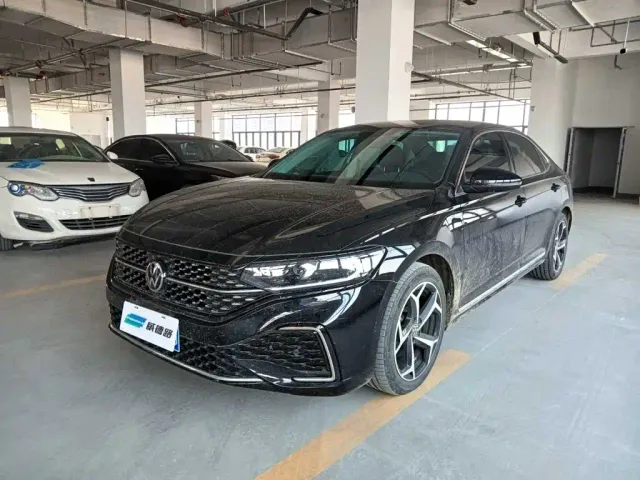 Фотография автомобиля — Volkswagen Passat