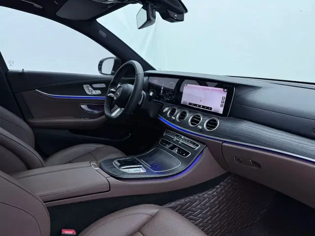 Mercedes-Benz E-Class — Фото автомобиля 9