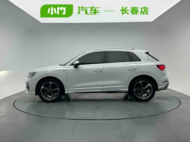 Audi Q3 — Фото автомобиля 3