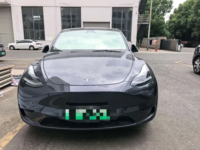 Tesla Model Y — Фото автомобиля 2