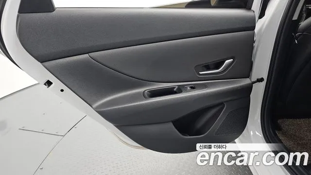 Hyundai AVANTE Avante (CN7) 1.6 LPi (Для проката) — Фото автомобиля 24