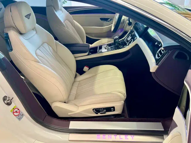 Bentley Continental Plug-in Hybrid — Фото автомобиля 11