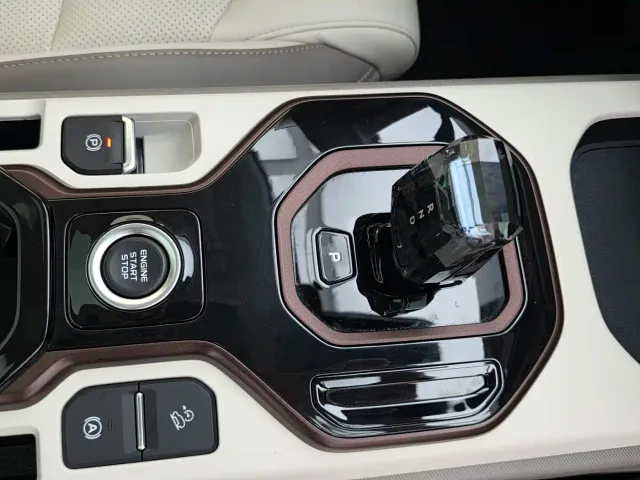 Geely Geely ICON 2026 Chocolate 1.5TD Pure Edition — Фото автомобиля 15