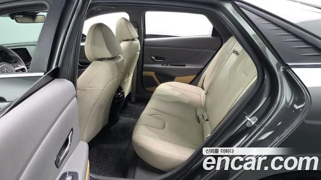 Hyundai Avante CN7 — Фото автомобиля 12